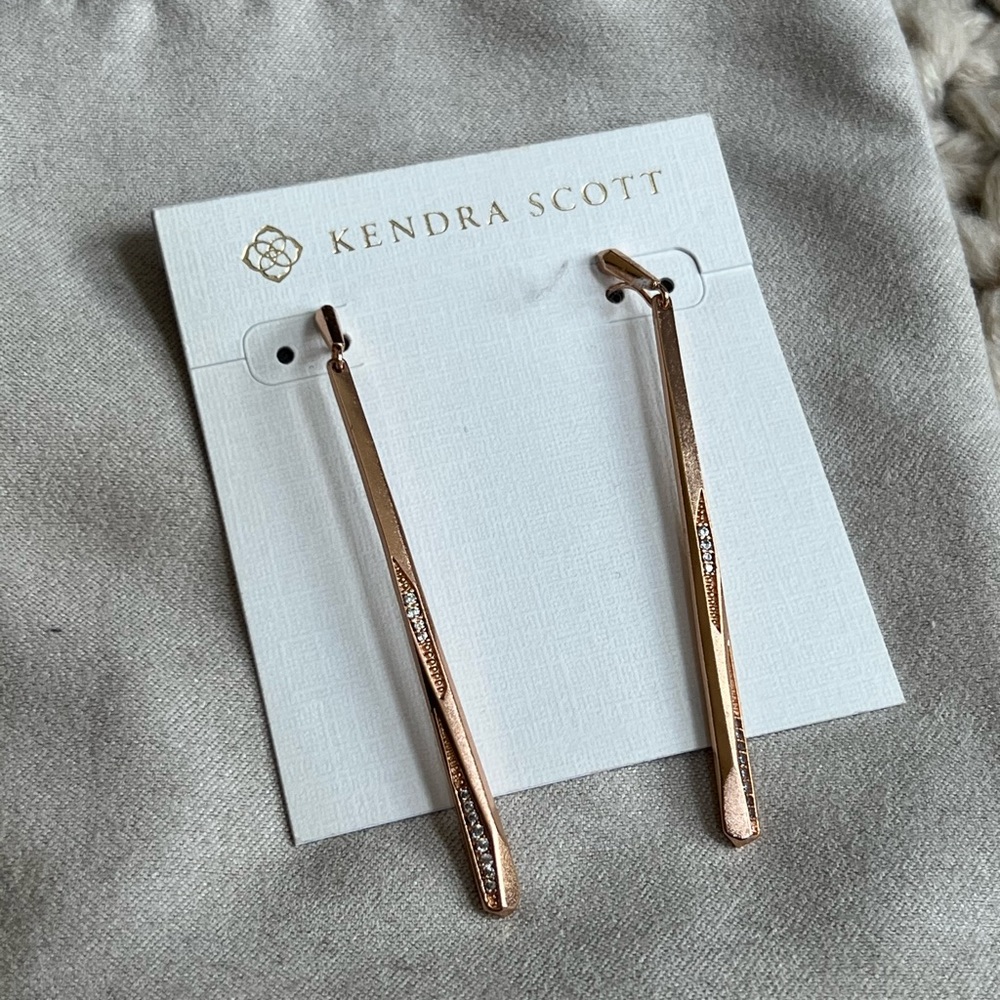 NWT Kendra Scott Melissa Rose Gold Drop Earrings